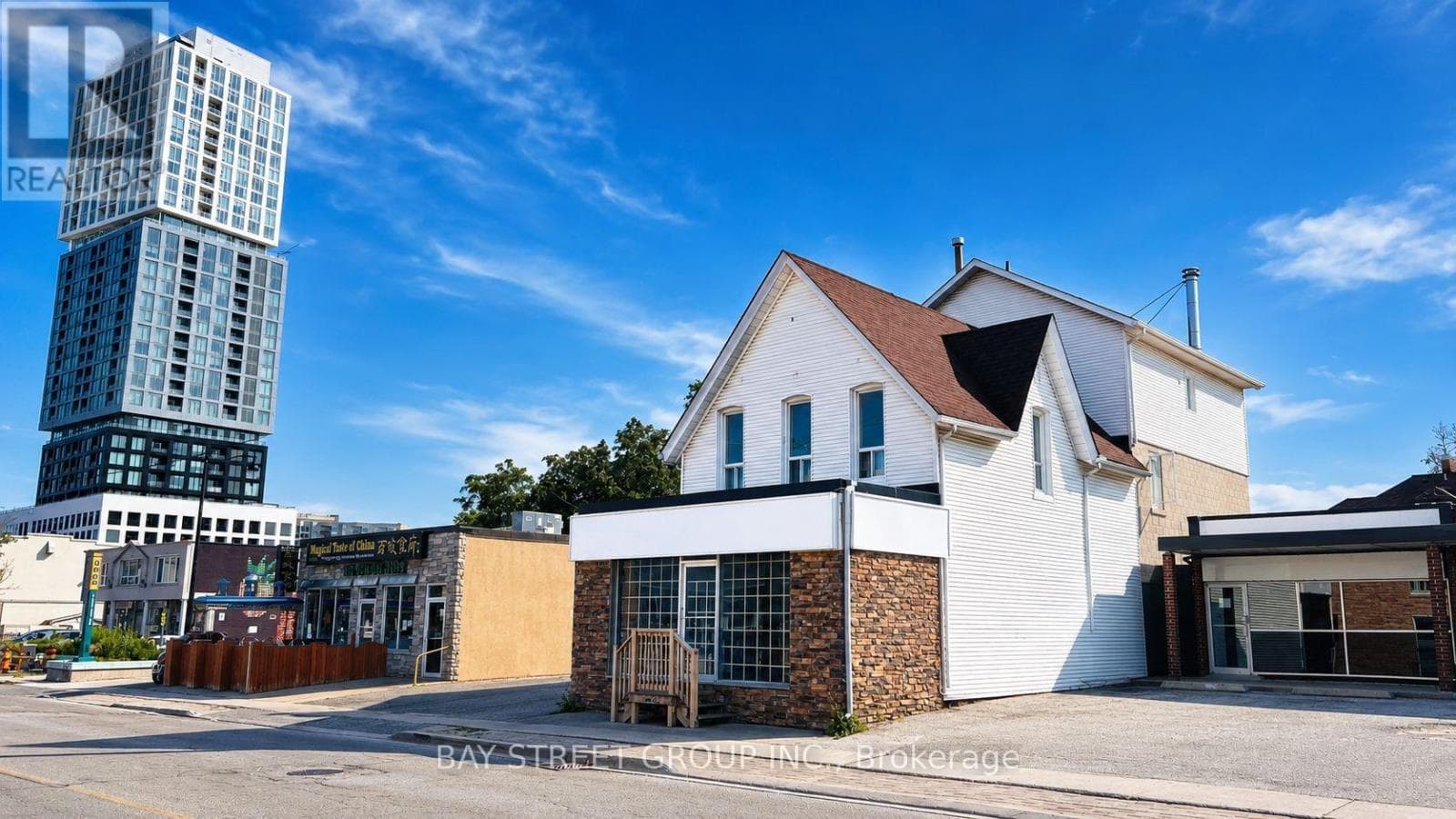 Single Family at 204- 66 Maple Avenue, Barrie (City Centre), Ontario - Photo 6 - RE/MAX Garden City Realty