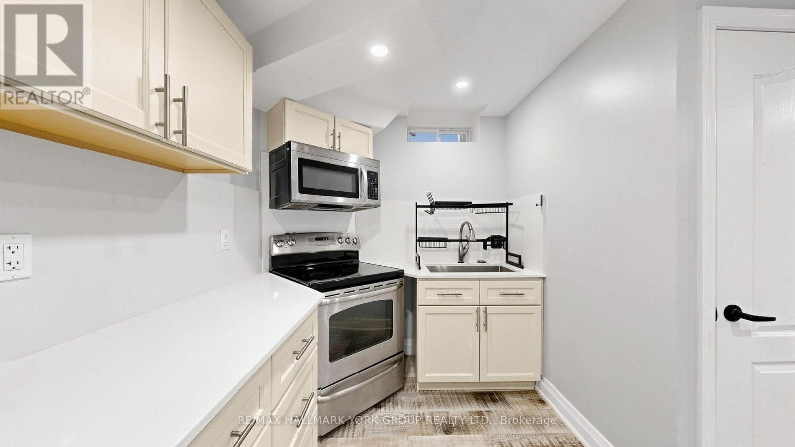Single Family at BSMT- 186 Wainscot Avenue, Newmarket (Woodland Hill), Ontario - Photo 10 - RE/MAX Garden City Realty