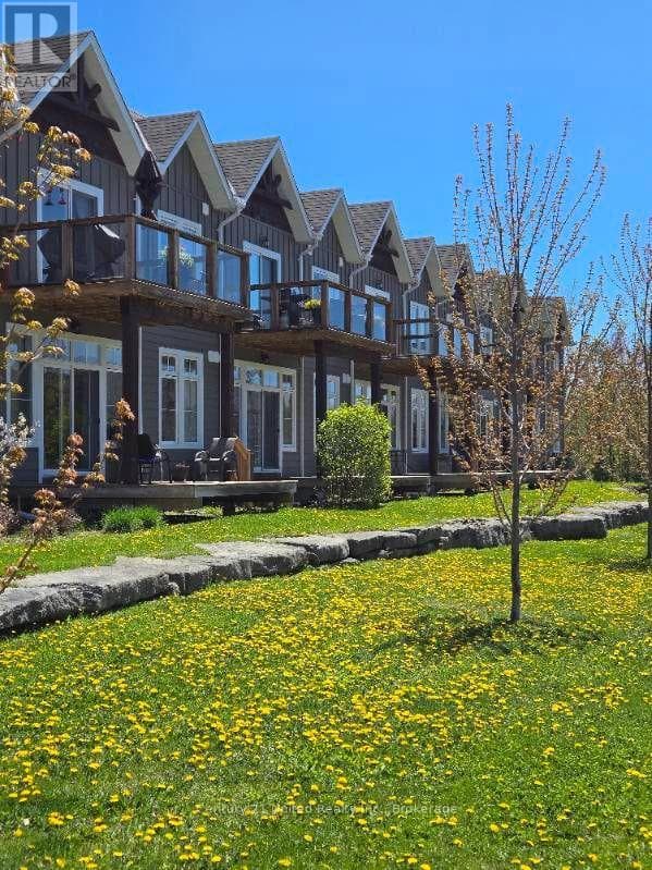 105- 29 Lakewood Crescent