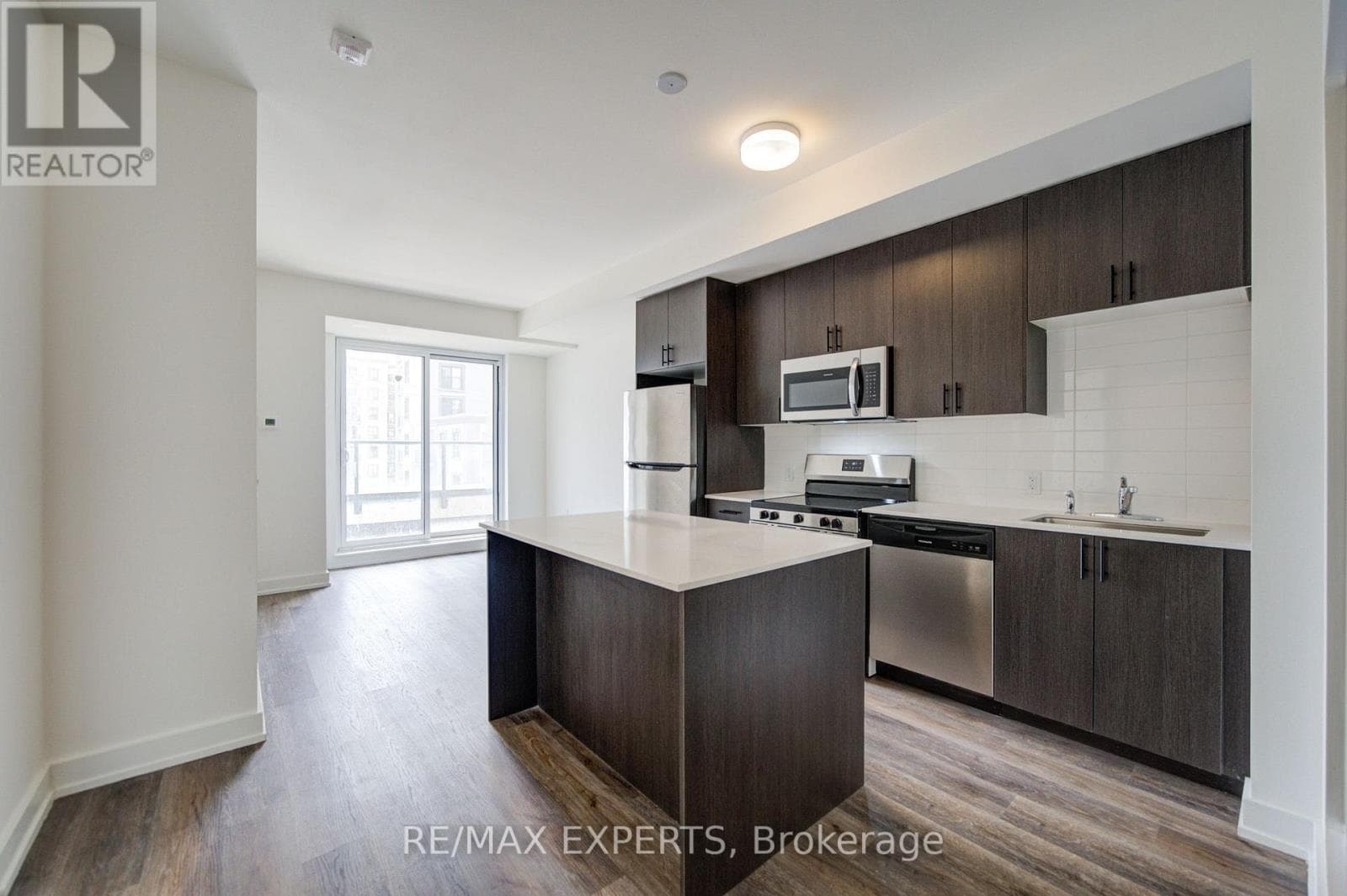Single Family at 412- 2475 Old Bronte Road, Oakville (WM Westmount), Ontario - Photo 10 - RE/MAX Garden City Realty