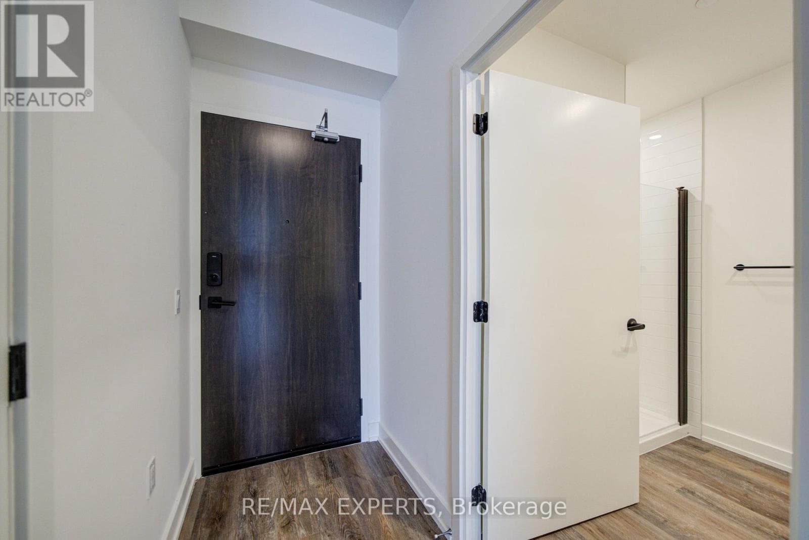 Single Family at 412- 2475 Old Bronte Road, Oakville (WM Westmount), Ontario - Photo 8 - RE/MAX Garden City Realty