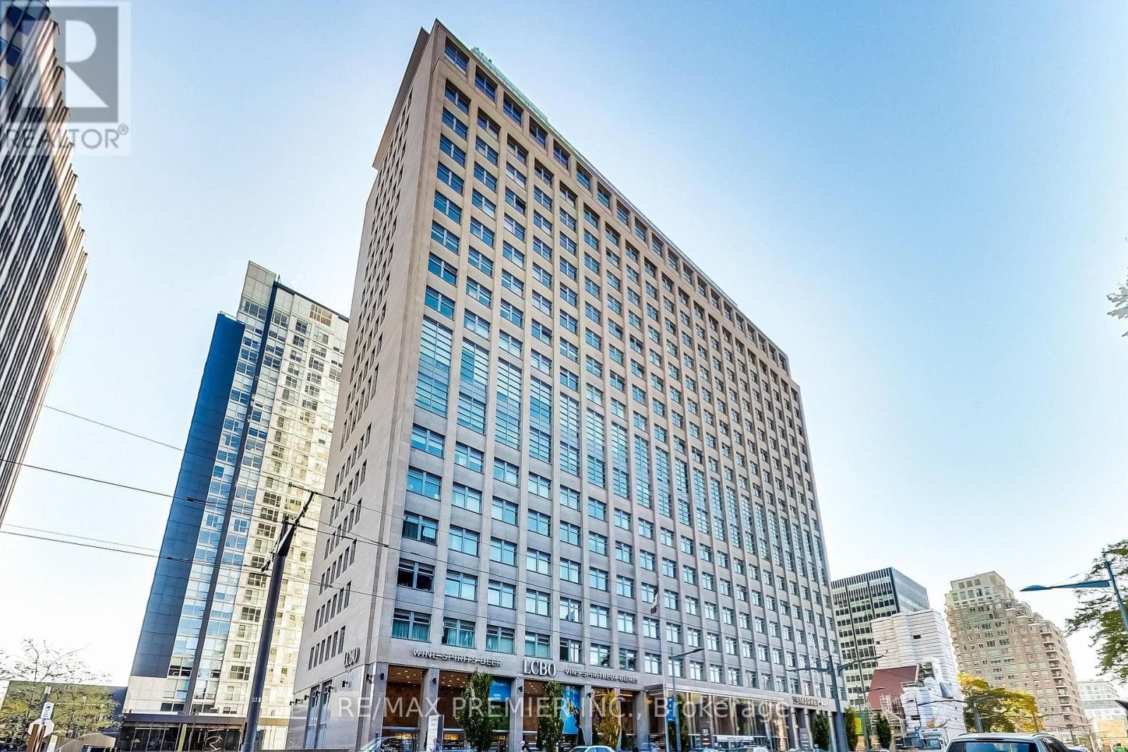 1218- 111 St. Clair Avenue