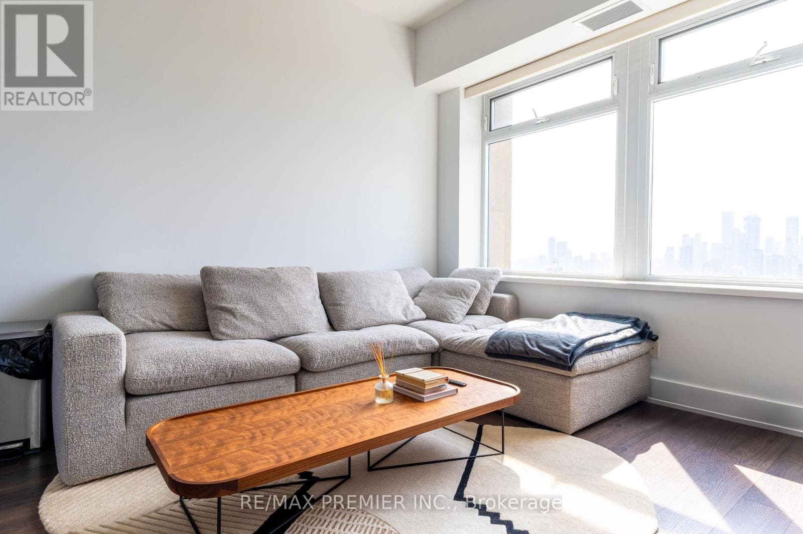 Single Family at 1218- 111 St. Clair Avenue, Toronto (Yonge-St. Clair), Ontario - Photo 5 - RE/MAX Garden City Realty