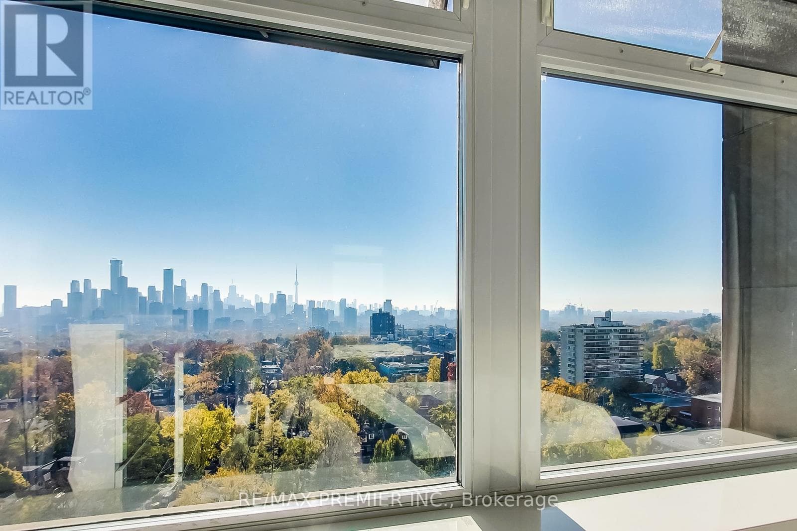 Single Family at 1218- 111 St. Clair Avenue, Toronto (Yonge-St. Clair), Ontario - Photo 8 - RE/MAX Garden City Realty