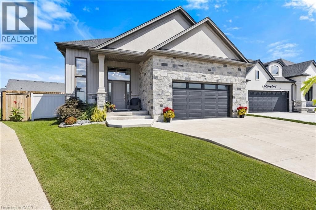 Single Family at 3 DELICIOUS Court, Thorold, Ontario - Photo 5 - RE/MAX Garden City Realty