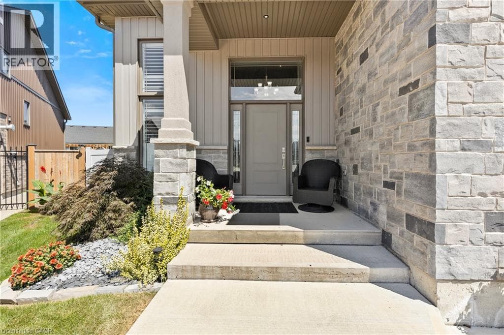 Single Family at 3 DELICIOUS Court, Thorold, Ontario - Photo 6 - RE/MAX Garden City Realty