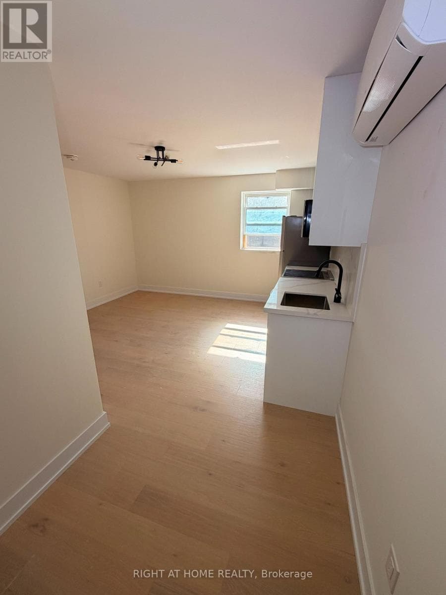 Multi-family at 201- 3384 Lake Shore Boulevard, Toronto (Long Branch), Ontario - Photo 6 - RE/MAX Garden City Realty