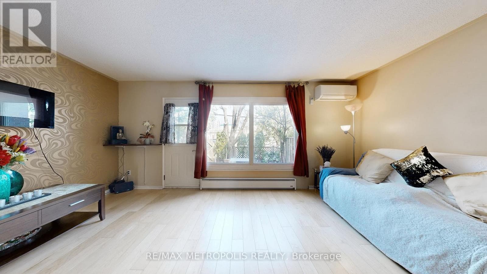 Single Family at 13- 13 Candy Court Way, Toronto (Newtonbrook West), Ontario - Photo 7 - RE/MAX Garden City Realty