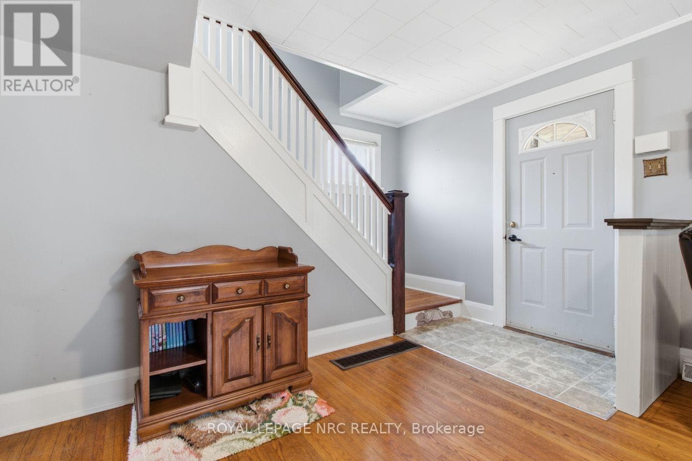 Single Family at 60 Forest Avenue, Port Colborne (Sugarloaf), Ontario - Photo 4 - RE/MAX Garden City Realty