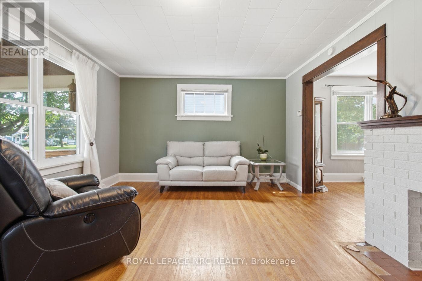 Single Family at 60 Forest Avenue, Port Colborne (Sugarloaf), Ontario - Photo 7 - RE/MAX Garden City Realty