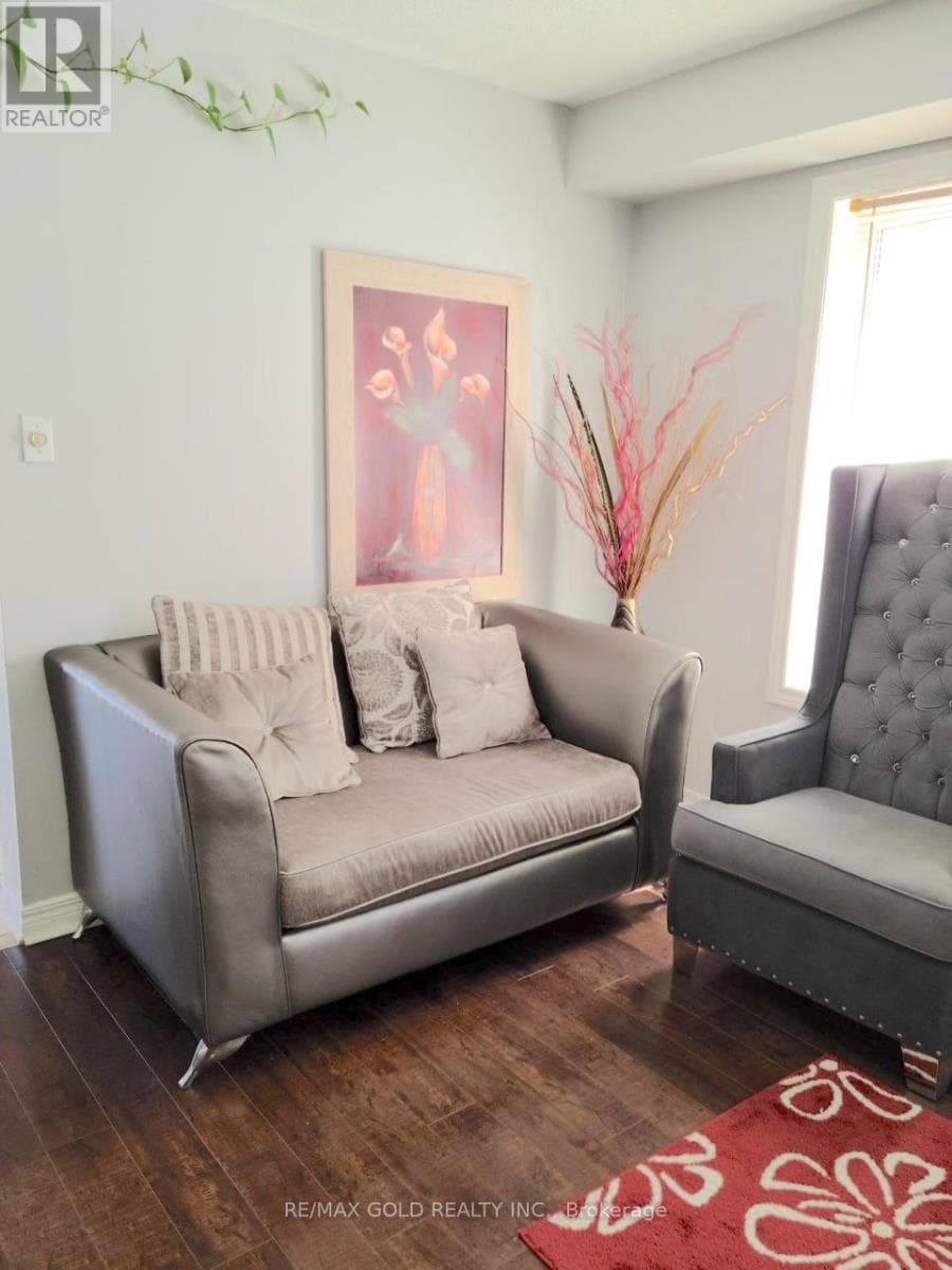 Single Family at Upper- 431 Krotone Crescent, Mississauga (Meadowvale Village), Ontario - Photo 10 - RE/MAX Garden City Realty