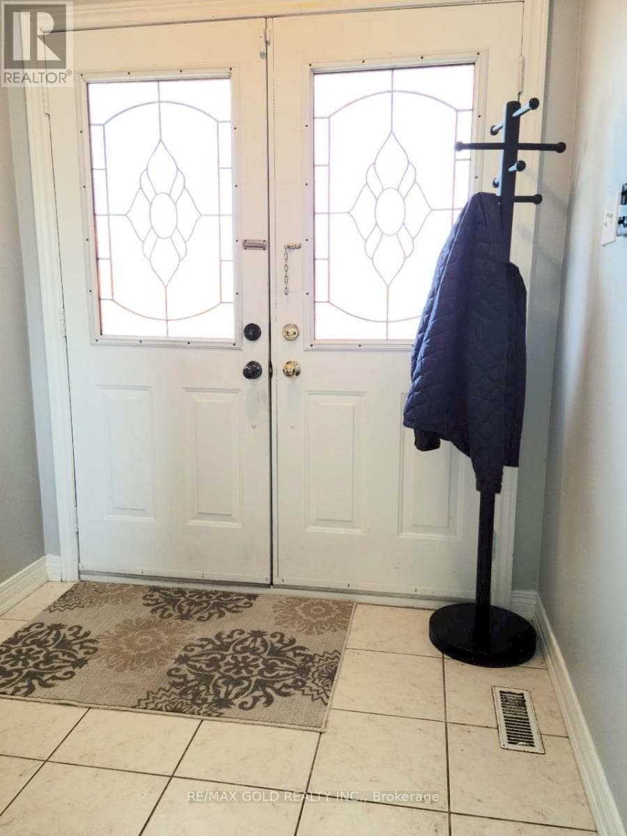 Single Family at Upper- 431 Krotone Crescent, Mississauga (Meadowvale Village), Ontario - Photo 3 - RE/MAX Garden City Realty
