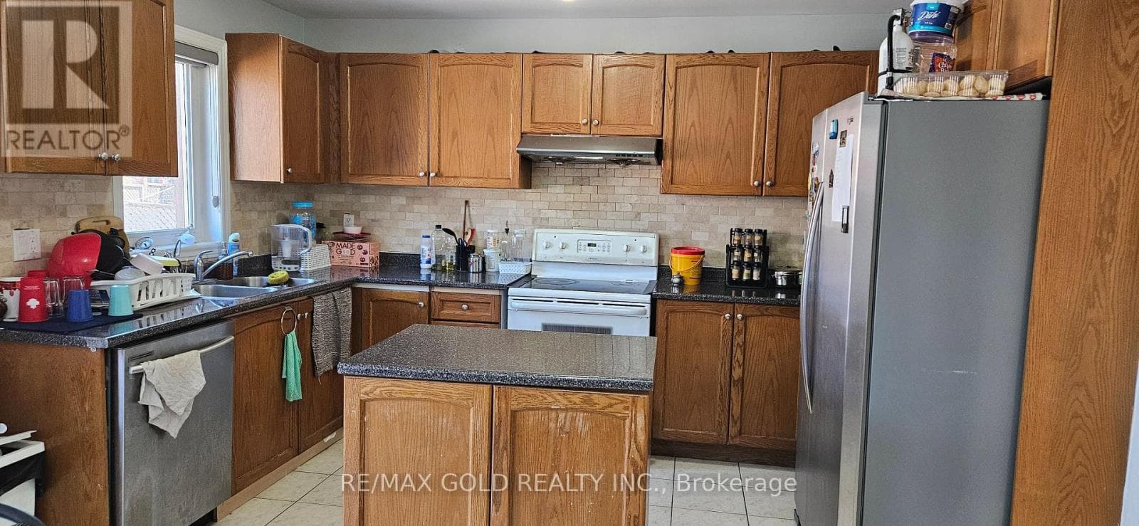 Single Family at Upper- 431 Krotone Crescent, Mississauga (Meadowvale Village), Ontario - Photo 4 - RE/MAX Garden City Realty