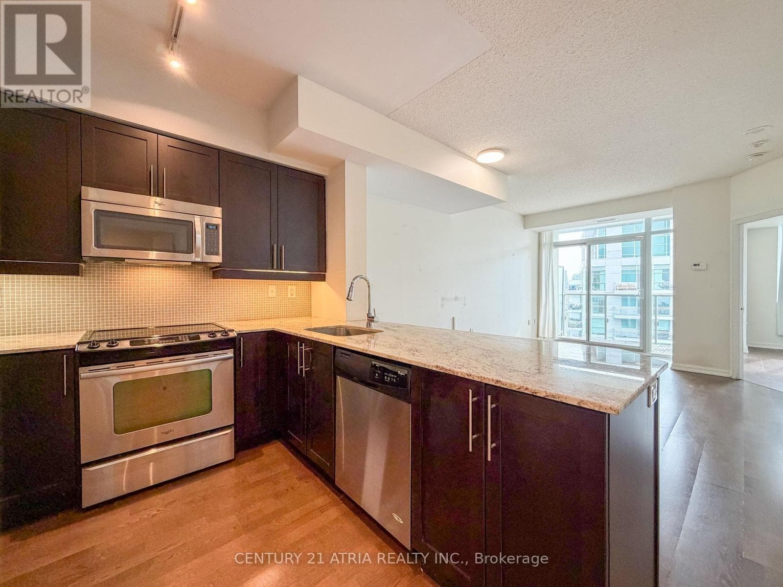 Single Family at 2506- 125 Western Battery Road, Toronto (Niagara), Ontario - Photo 2 - RE/MAX Garden City Realty