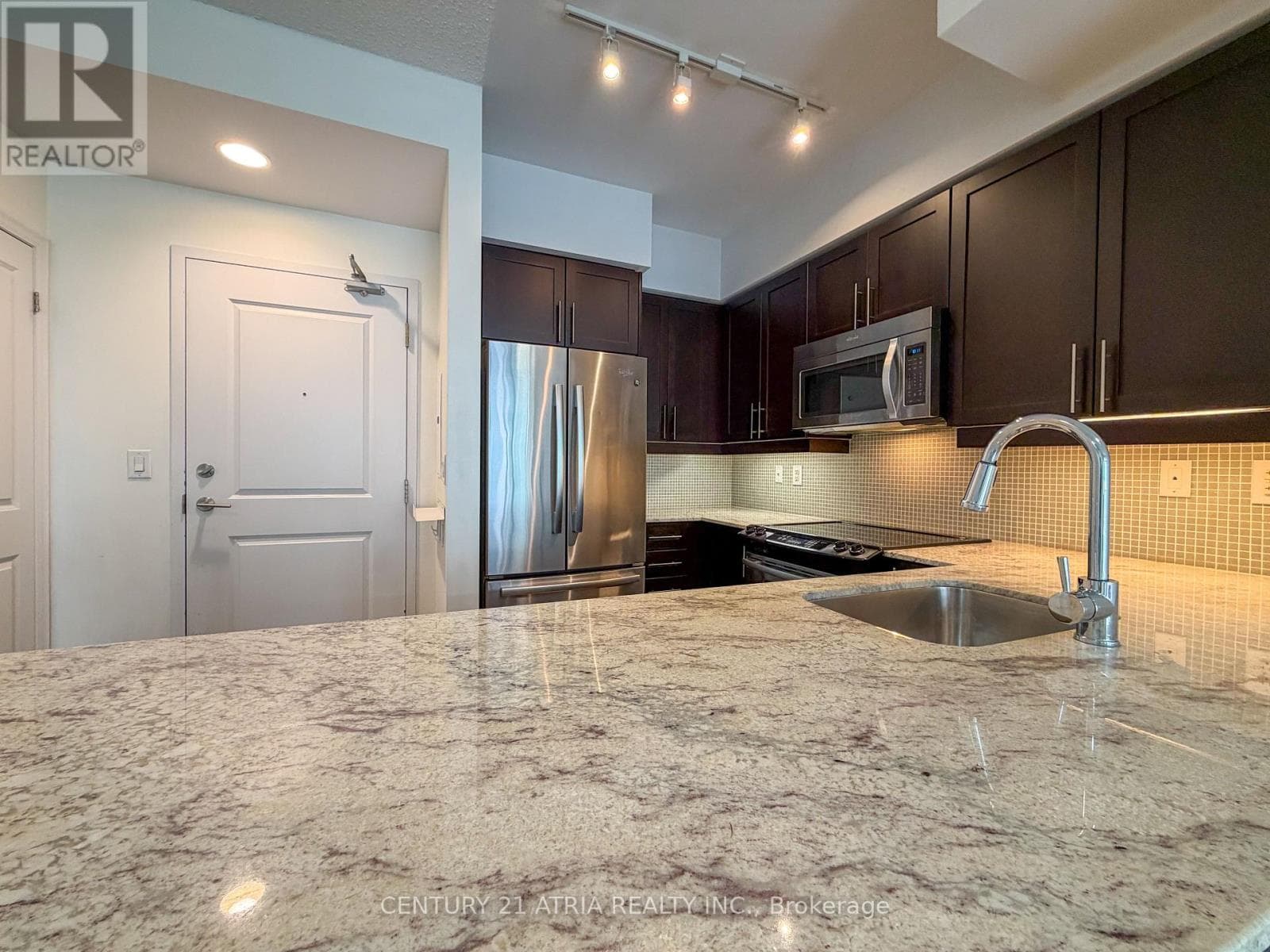 Single Family at 2506- 125 Western Battery Road, Toronto (Niagara), Ontario - Photo 4 - RE/MAX Garden City Realty