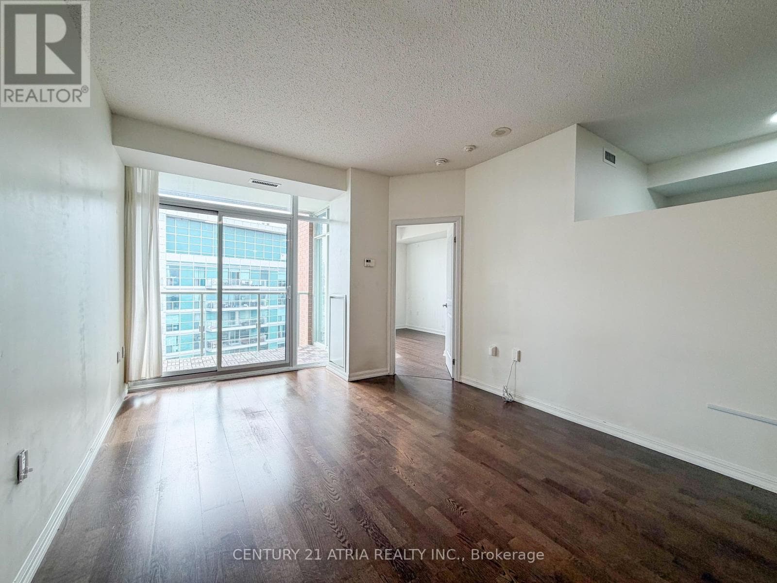 Single Family at 2506- 125 Western Battery Road, Toronto (Niagara), Ontario - Photo 6 - RE/MAX Garden City Realty