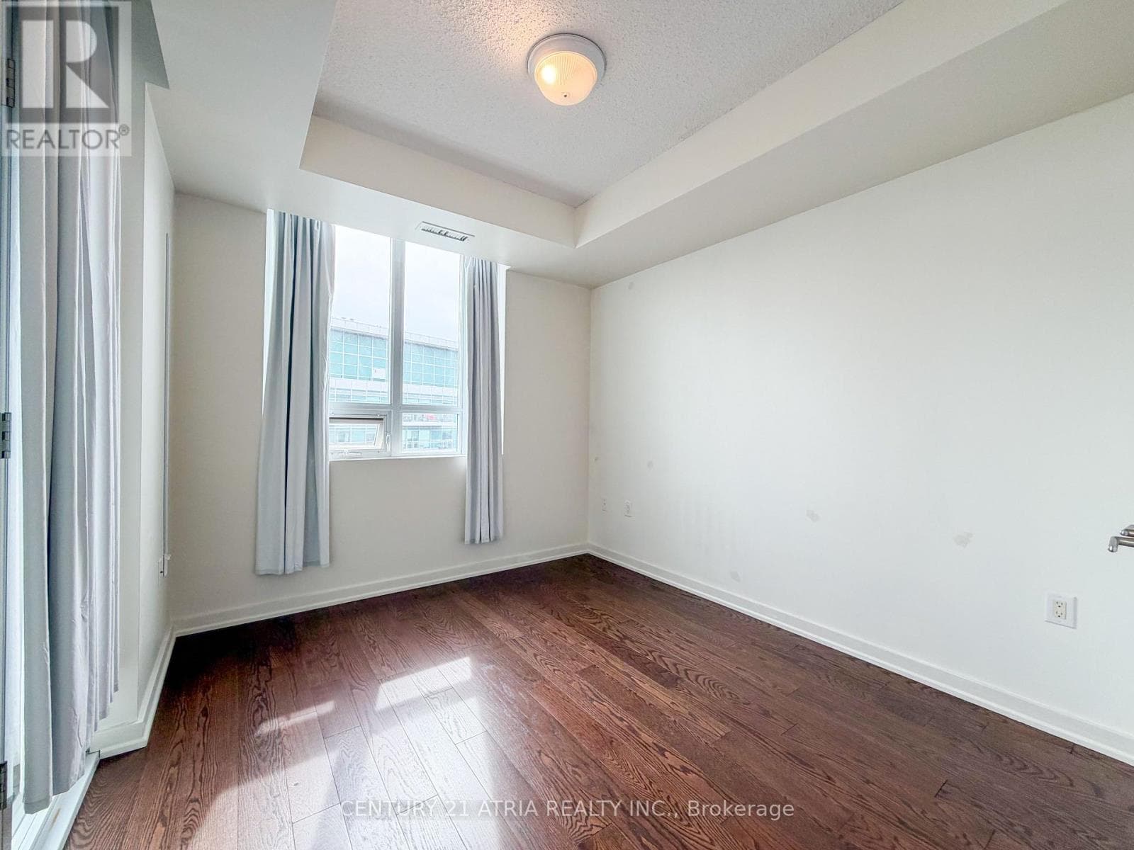 Single Family at 2506- 125 Western Battery Road, Toronto (Niagara), Ontario - Photo 8 - RE/MAX Garden City Realty