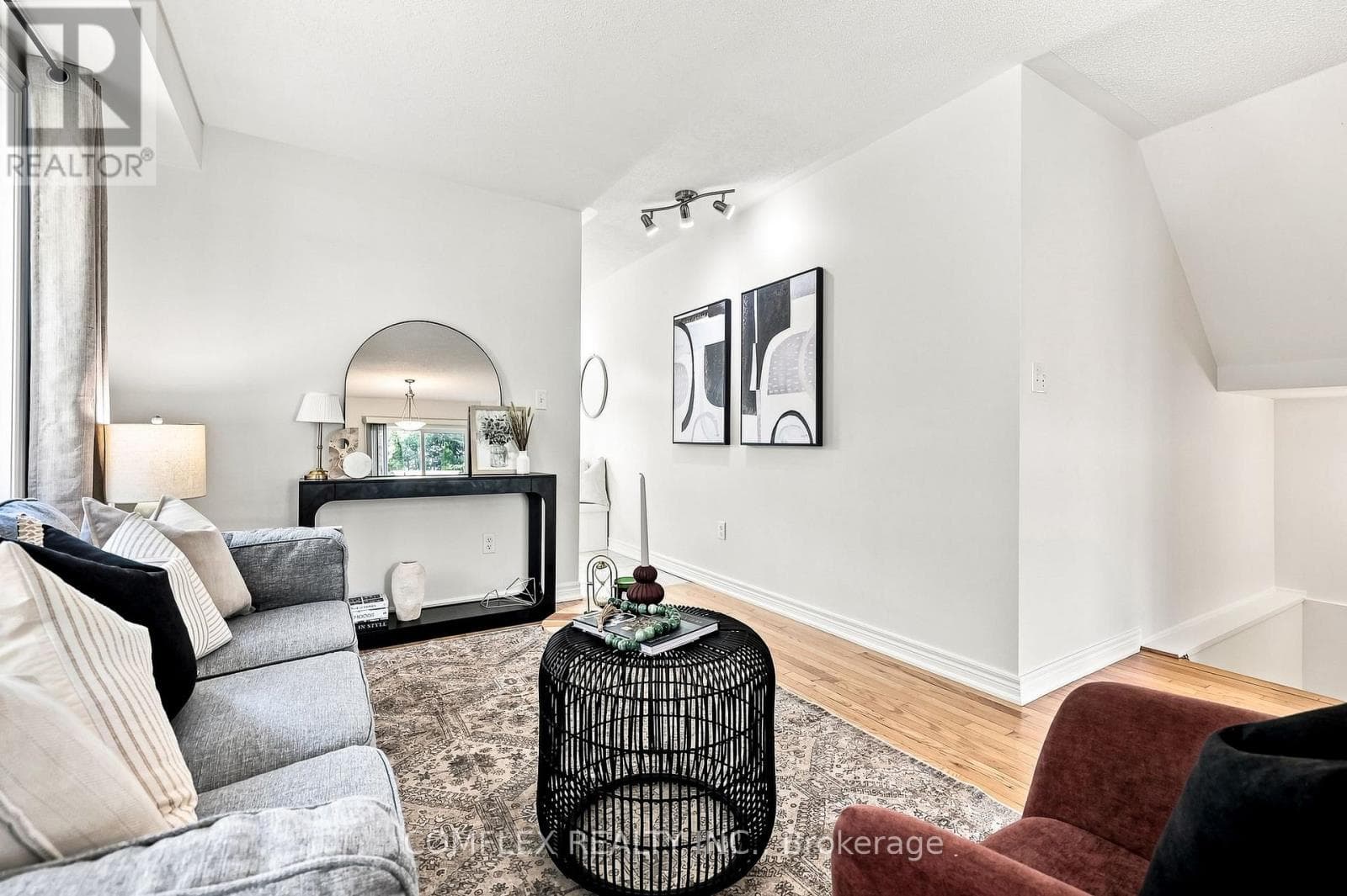 Single Family at 5 Rich Crescent, Whitby (Williamsburg), Ontario - Photo 10 - RE/MAX Garden City Realty