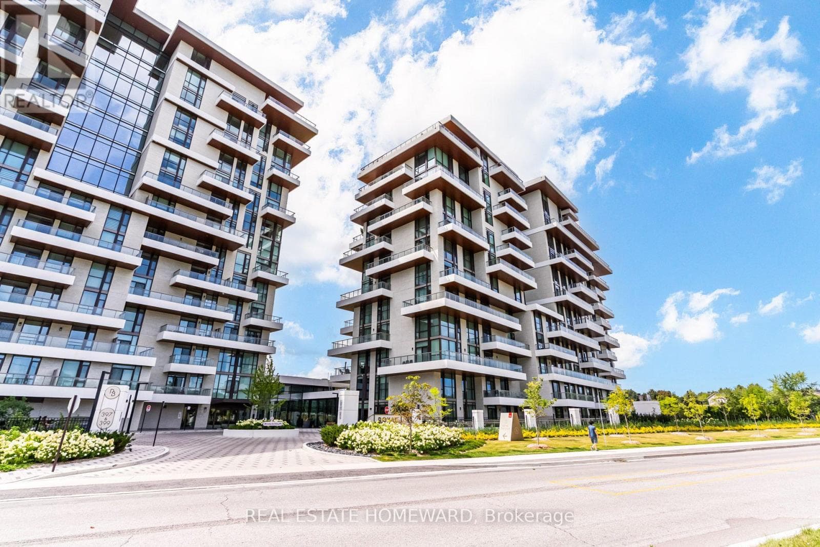 808- 397 Royal Orchard Boulevard
