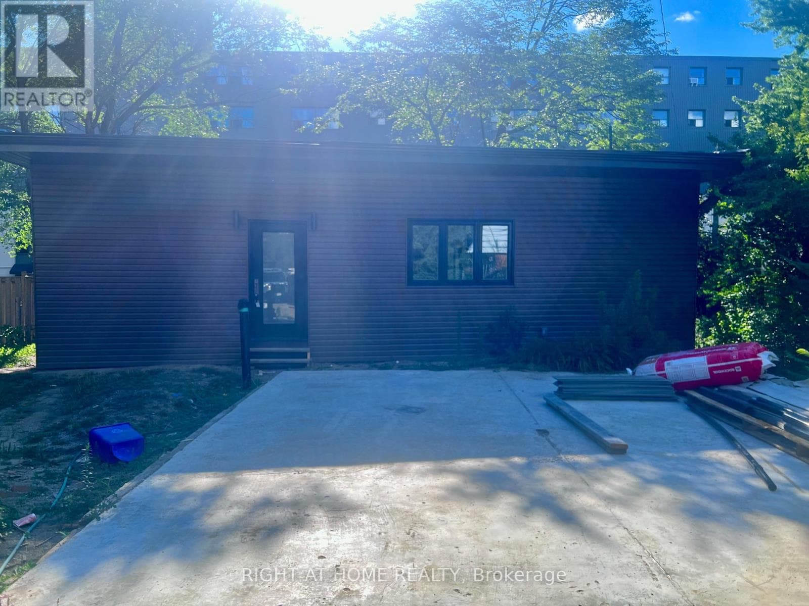 Single Family at 41 Dromore Garden Suite Crescent, Toronto (Newtonbrook West), Ontario - Photo 6 - RE/MAX Garden City Realty