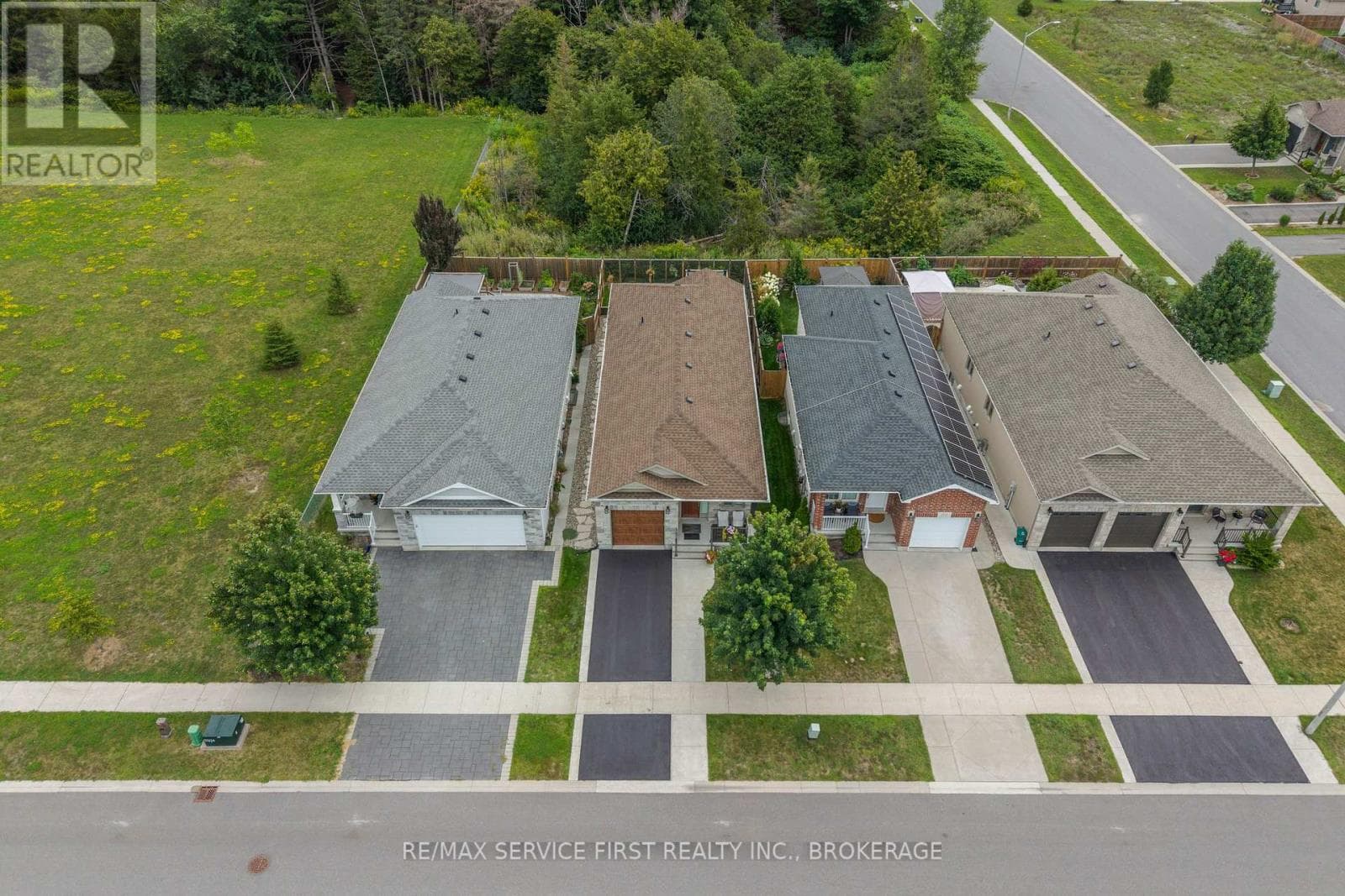 Single Family at 1604 Jade Avenue, Kingston (City Northwest), Ontario - Photo 4 - RE/MAX Garden City Realty