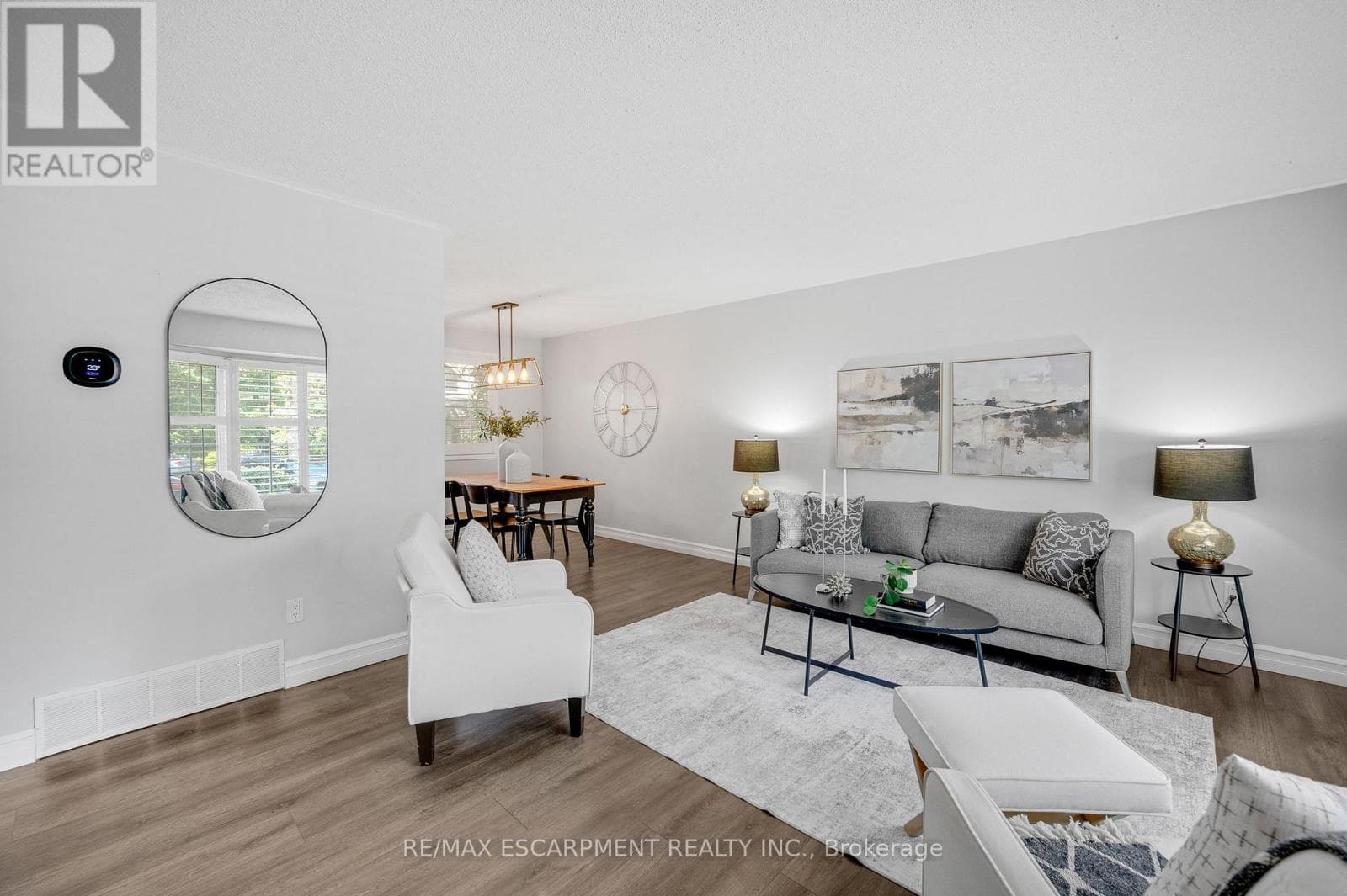 Single Family at 5073 Queen's Court, Burlington (Appleby), Ontario - Photo 5 - RE/MAX Garden City Realty