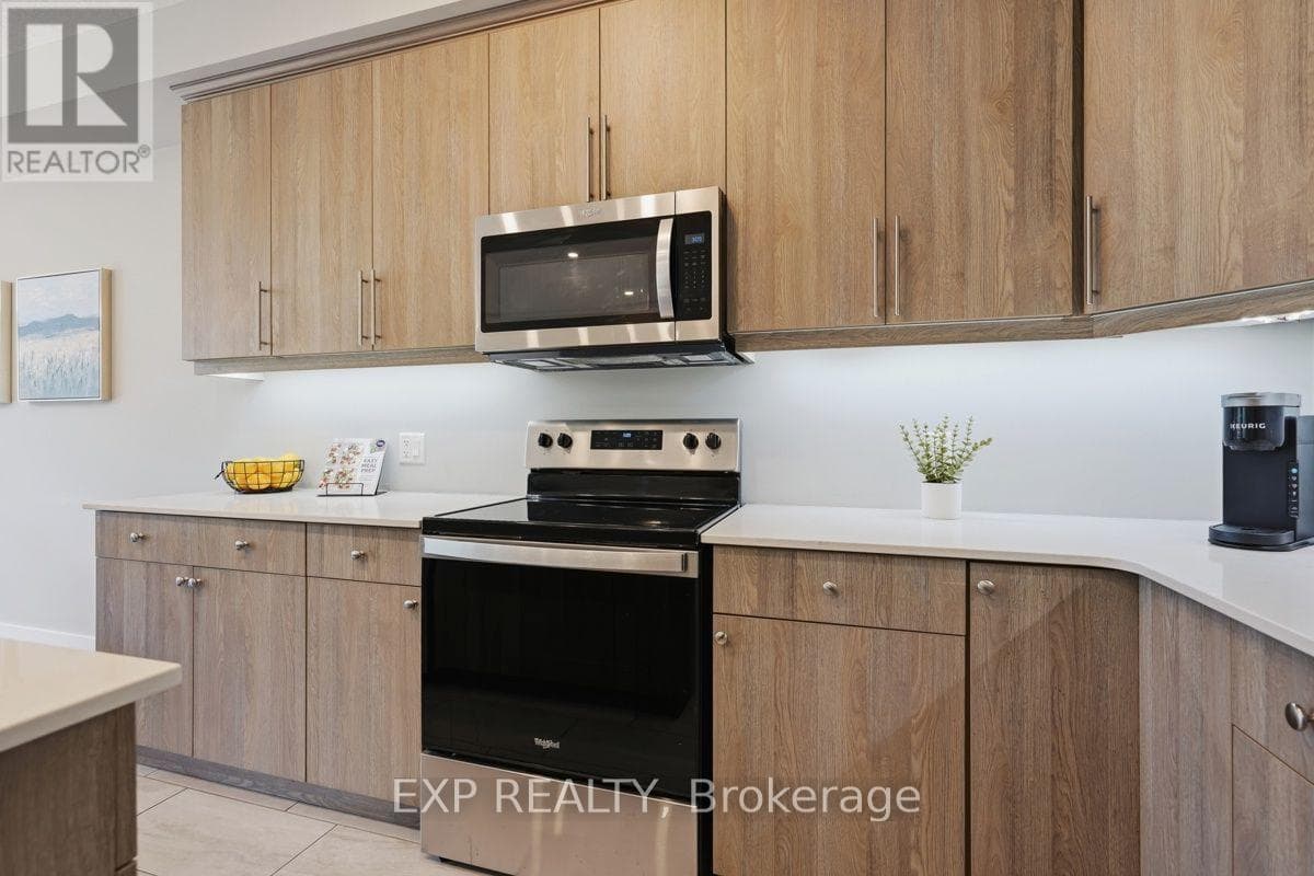 Single Family at 120- 177 Edgevalley Road, London East (East D), Ontario - Photo 9 - RE/MAX Garden City Realty