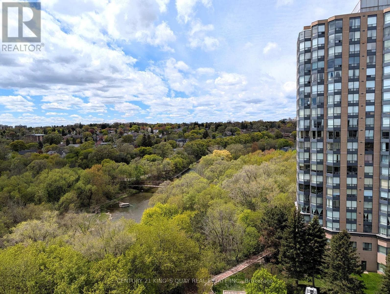 907- 10 Wilby Crescent
