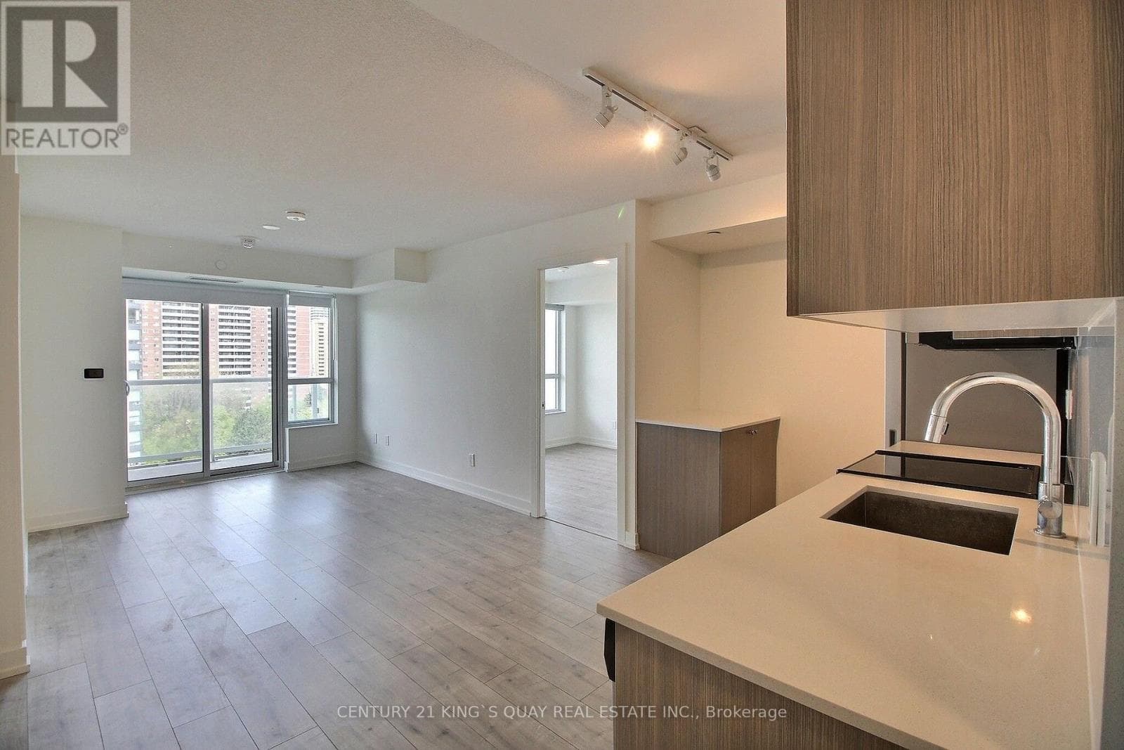Single Family at 907- 10 Wilby Crescent, Toronto (Weston), Ontario - Photo 4 - RE/MAX Garden City Realty