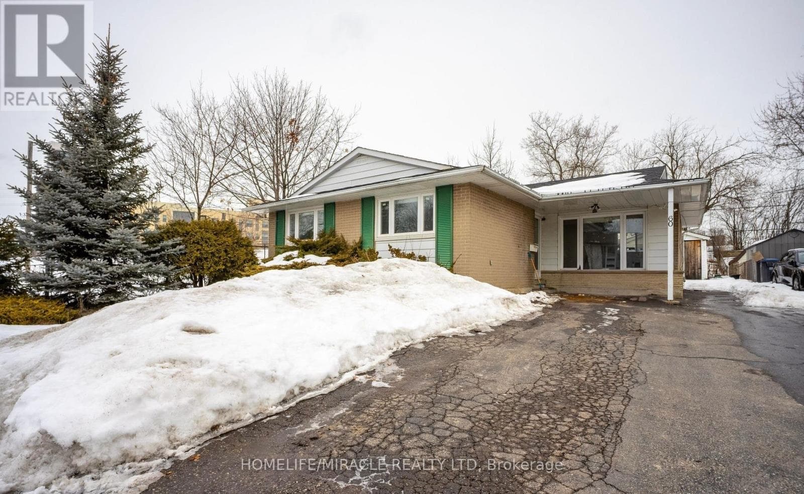 Single Family at 60 Centre Street, Brampton (Brampton East), Ontario - Photo 2 - RE/MAX Garden City Realty