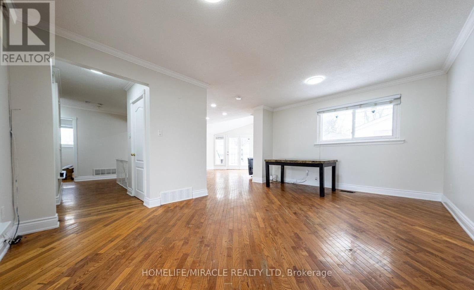 Single Family at 60 Centre Street, Brampton (Brampton East), Ontario - Photo 5 - RE/MAX Garden City Realty