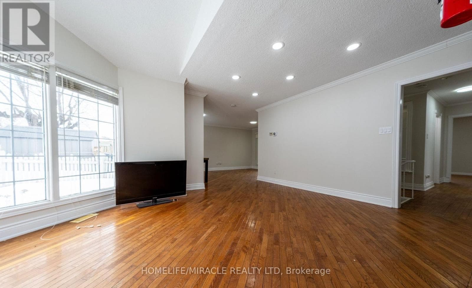 Single Family at 60 Centre Street, Brampton (Brampton East), Ontario - Photo 8 - RE/MAX Garden City Realty