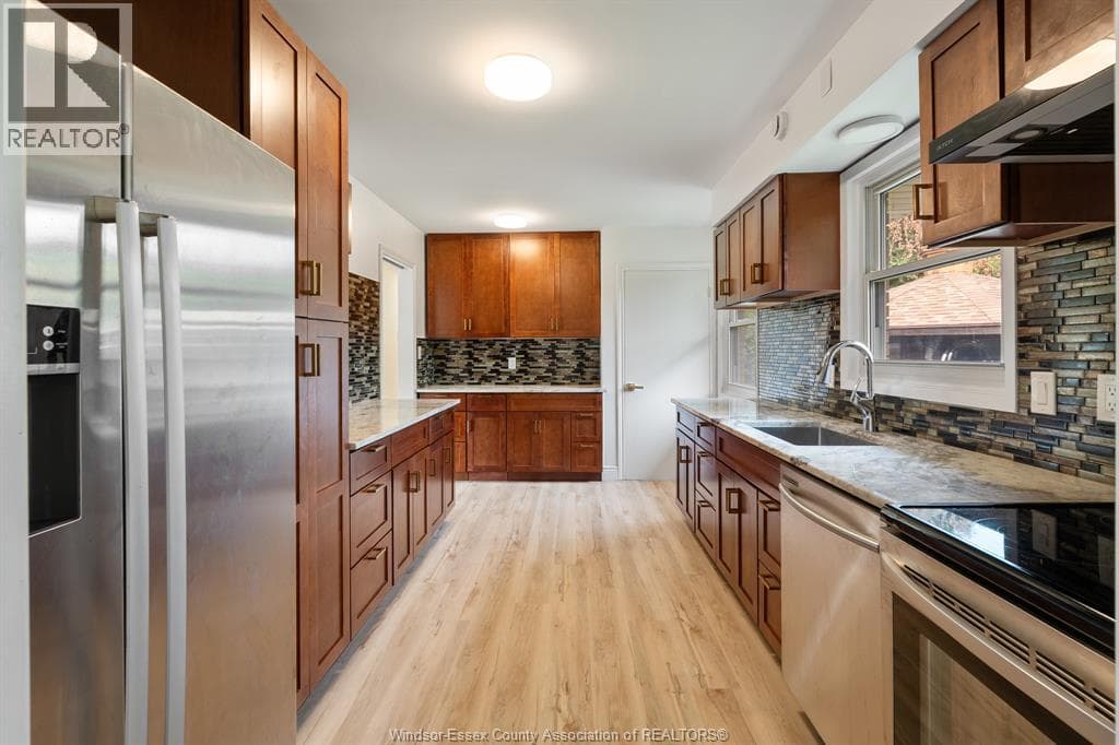 Single Family at 970 Morand Street, Windsor, Ontario - Photo 8 - RE/MAX Garden City Realty