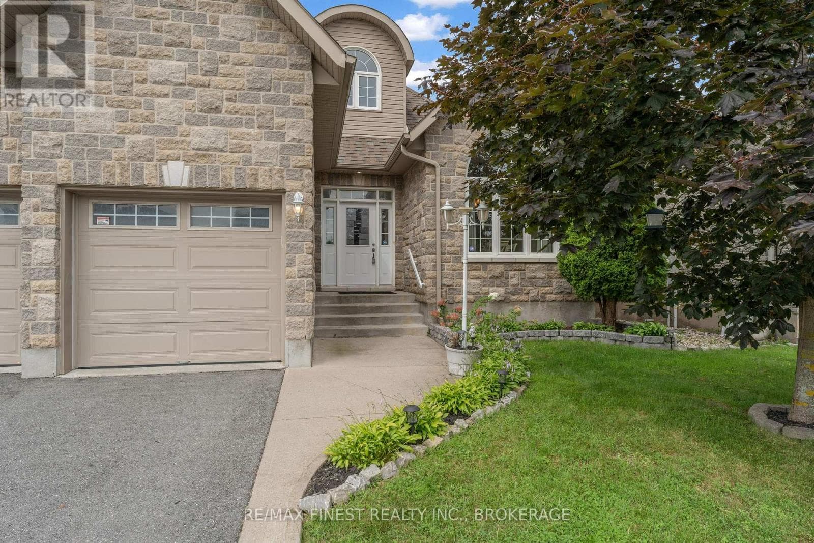 Single Family at 1309 Andersen Drive, Kingston (City Northwest), Ontario - Photo 3 - RE/MAX Garden City Realty