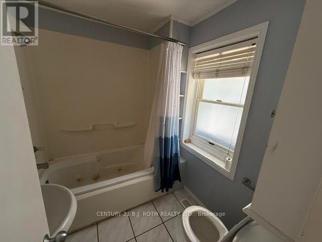 Single Family at 26 Caroline Street, Barrie (City Centre), Ontario - Photo 10 - RE/MAX Garden City Realty