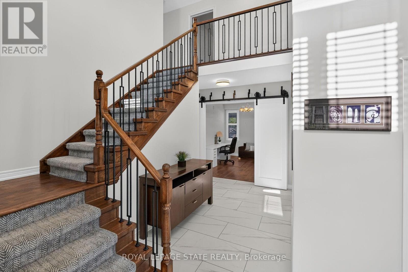 Single Family at 4079 Stadelbauer Drive, Lincoln (Beamsville), Ontario - Photo 5 - RE/MAX Garden City Realty