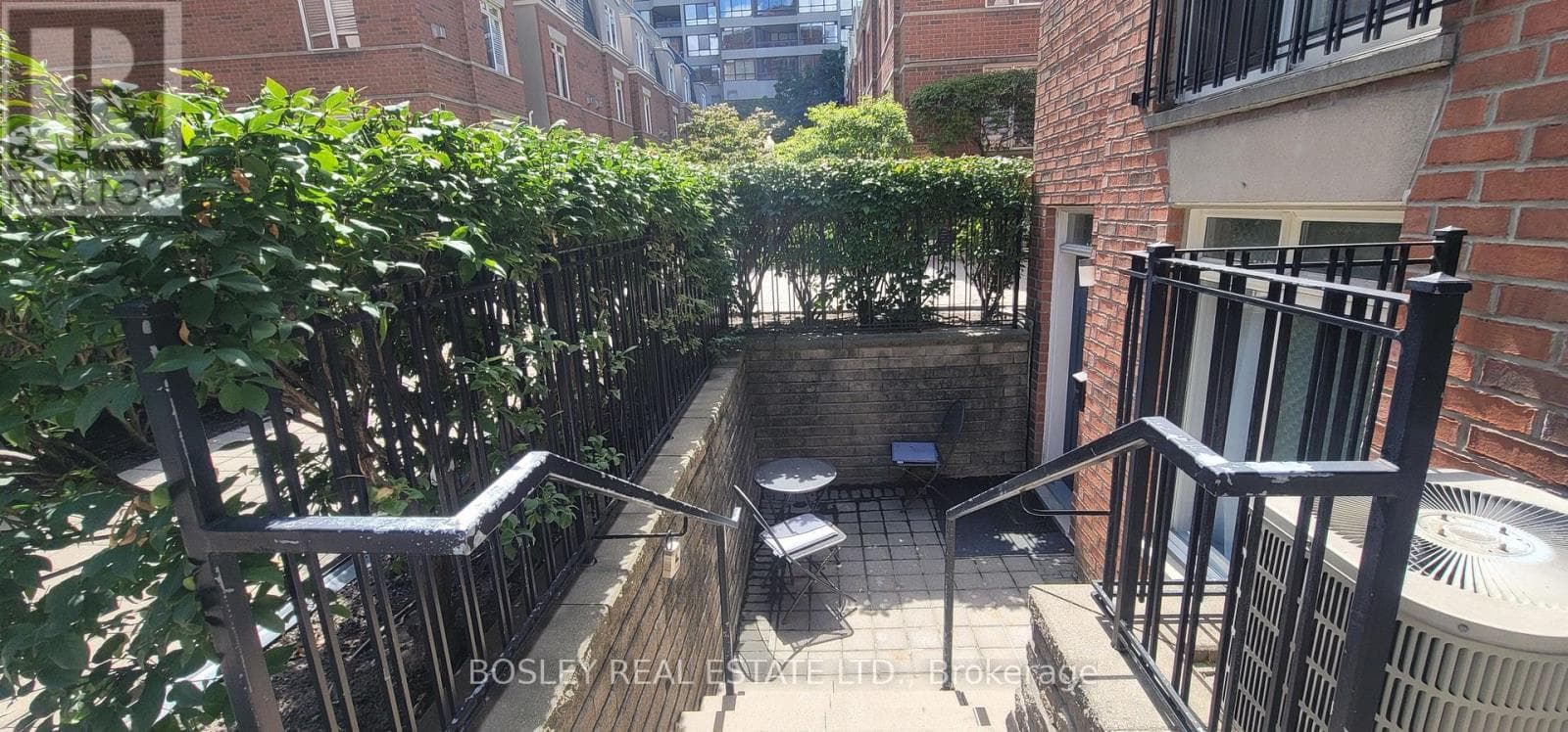 Single Family at 128- 415 Jarvis Street, Toronto (Cabbagetown-South St. James Town), Ontario - Photo 3 - RE/MAX Garden City Realty