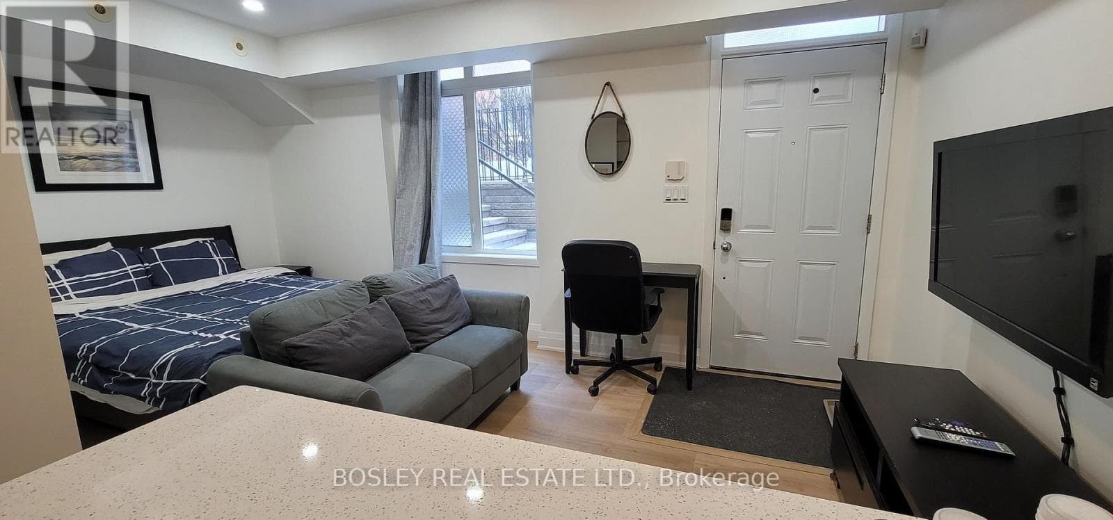Single Family at 128- 415 Jarvis Street, Toronto (Cabbagetown-South St. James Town), Ontario - Photo 4 - RE/MAX Garden City Realty