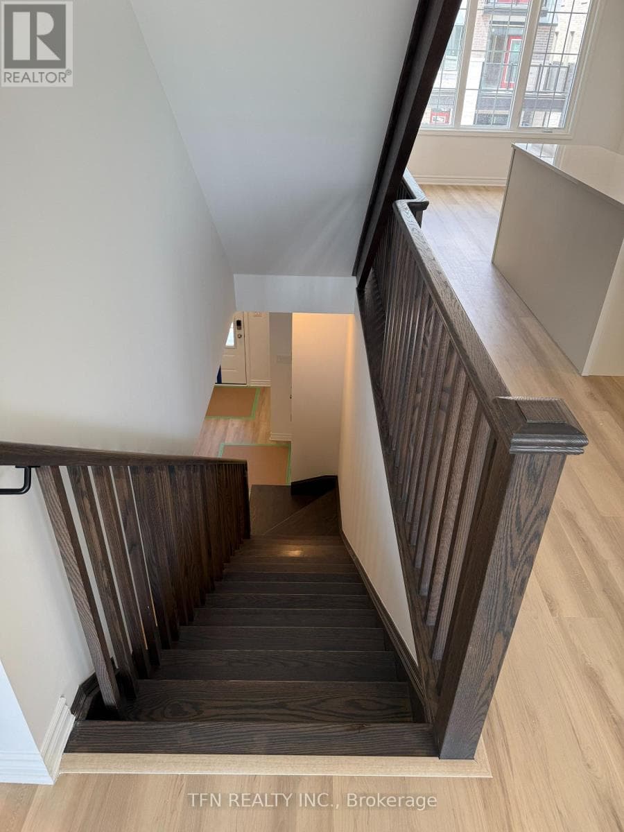 Single Family at 26 Pearen Lane, Barrie (City Centre), Ontario - Photo 10 - RE/MAX Garden City Realty