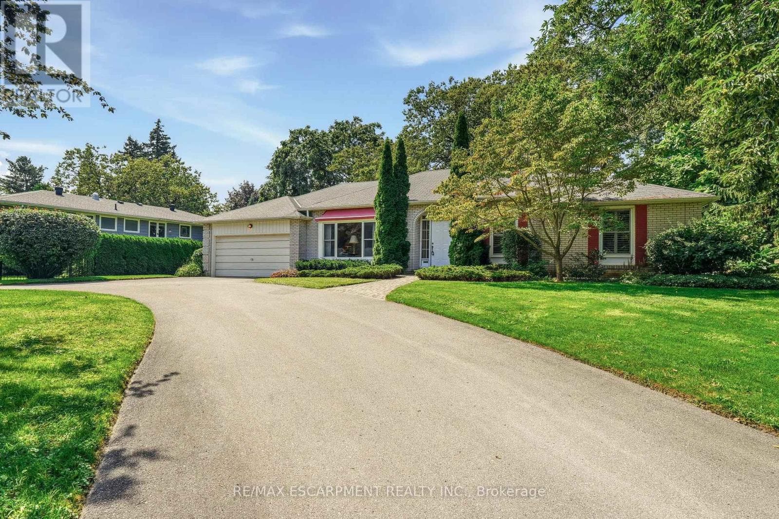 Single Family at 359 Lark Avenue, Burlington (LaSalle), Ontario - Photo 3 - RE/MAX Garden City Realty
