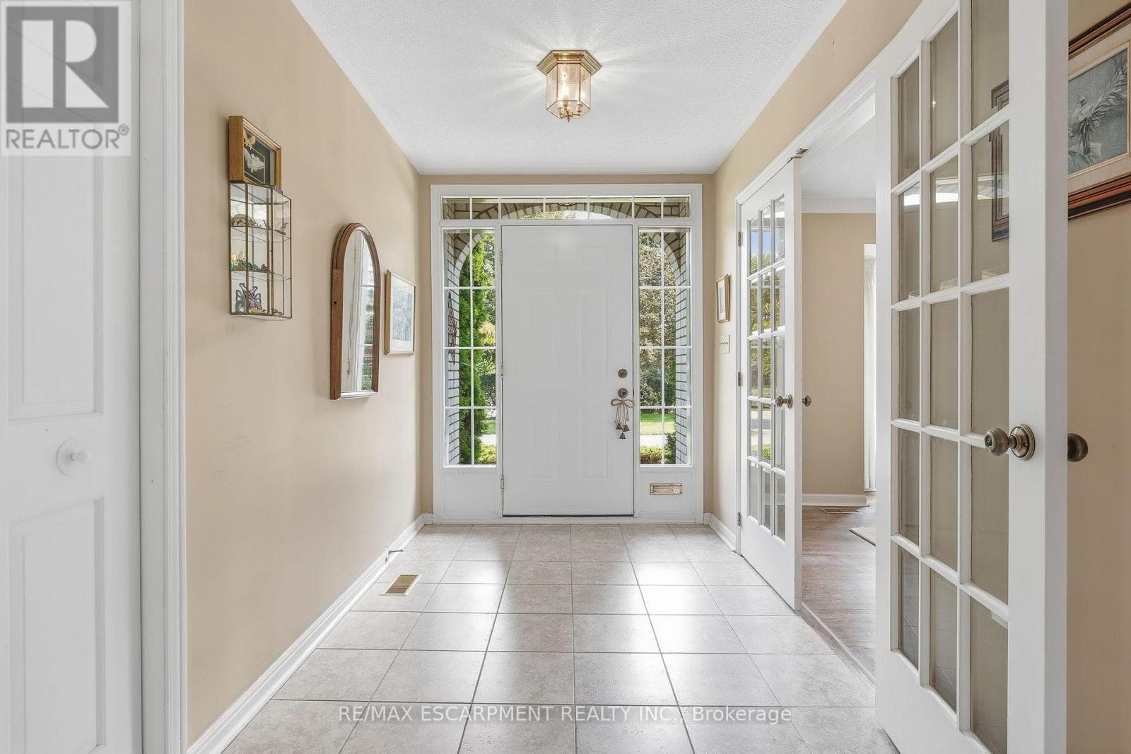 Single Family at 359 Lark Avenue, Burlington (LaSalle), Ontario - Photo 6 - RE/MAX Garden City Realty