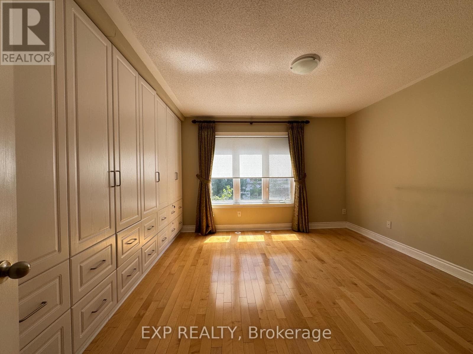 Single Family at 57 Galleria Parkway, Markham (Commerce Valley), Ontario - Photo 5 - RE/MAX Garden City Realty