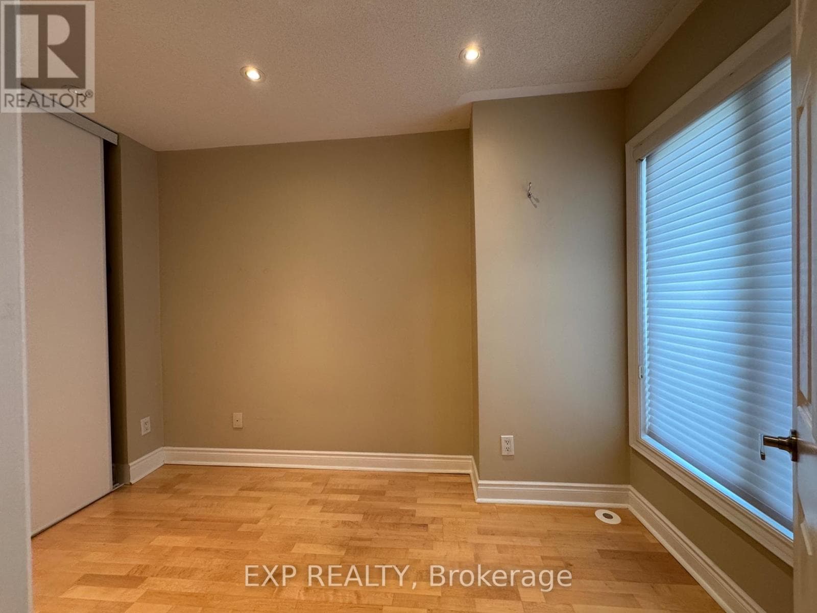 Single Family at 57 Galleria Parkway, Markham (Commerce Valley), Ontario - Photo 7 - RE/MAX Garden City Realty