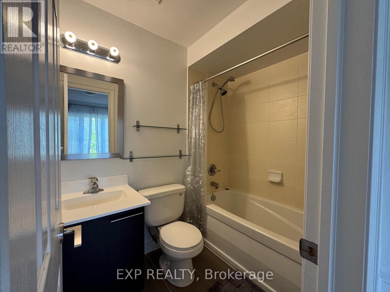 Single Family at 57 Galleria Parkway, Markham (Commerce Valley), Ontario - Photo 9 - RE/MAX Garden City Realty