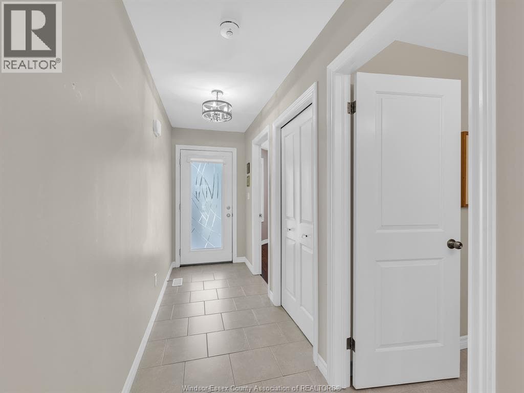 Single Family at 1138 NIGHTFALL, Windsor, Ontario - Photo 7 - RE/MAX Garden City Realty