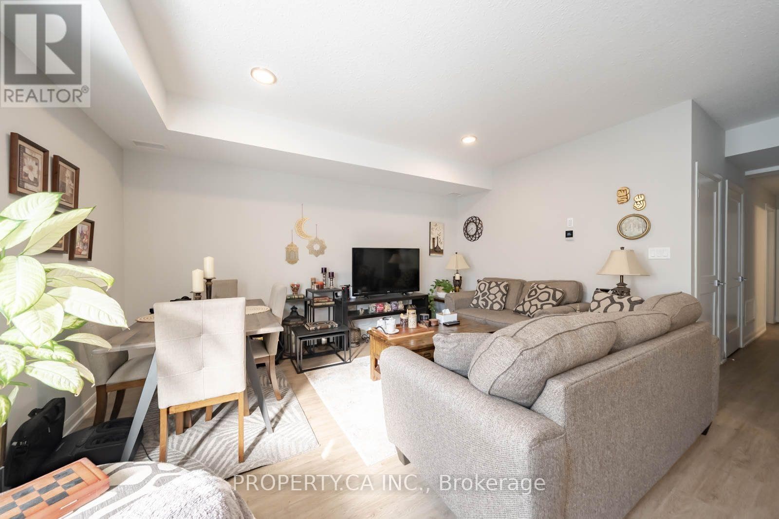 Single Family at 124- 708 Woolwich Street, Guelph (Riverside Park), Ontario - Photo 3 - RE/MAX Garden City Realty