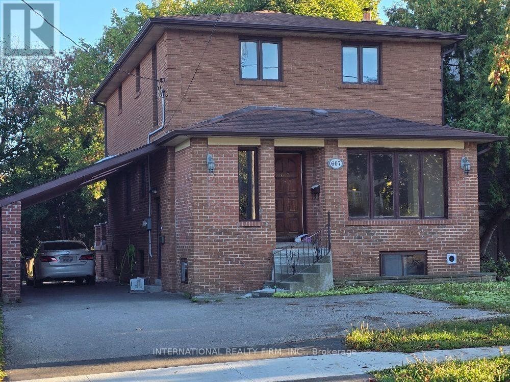 Single Family at 607 Coldstream Avenue, Toronto (Englemount-Lawrence), Ontario - Photo 2 - RE/MAX Garden City Realty