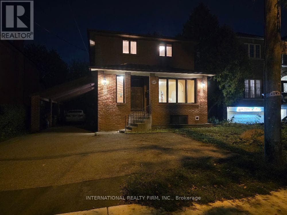Single Family at 607 Coldstream Avenue, Toronto (Englemount-Lawrence), Ontario - Photo 3 - RE/MAX Garden City Realty
