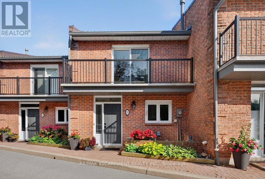 8- 2136 Old Lakeshore Road