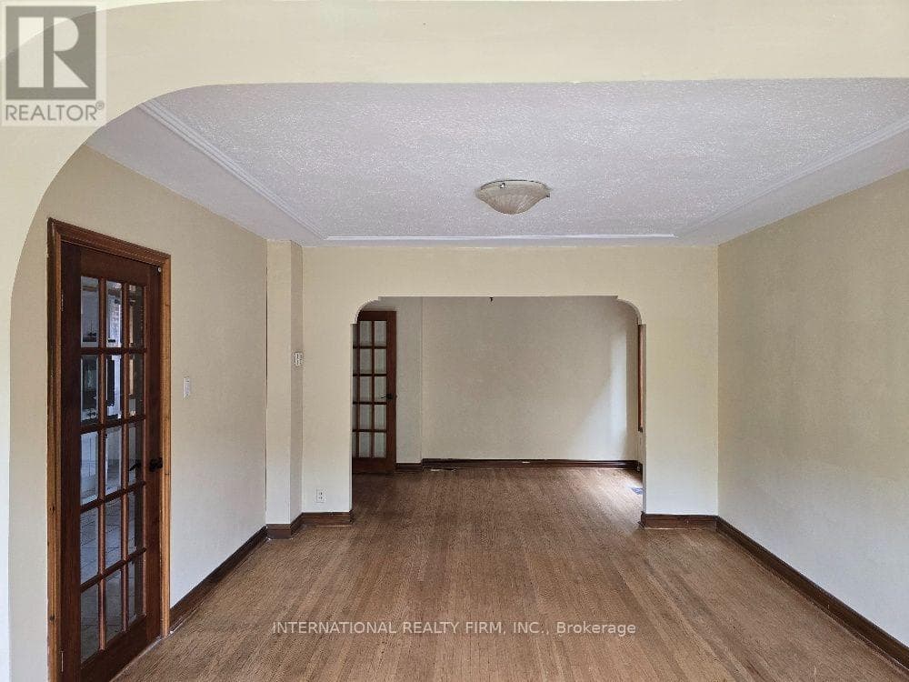 Single Family at 607 Coldstream Avenue, Toronto (Englemount-Lawrence), Ontario - Photo 6 - RE/MAX Garden City Realty